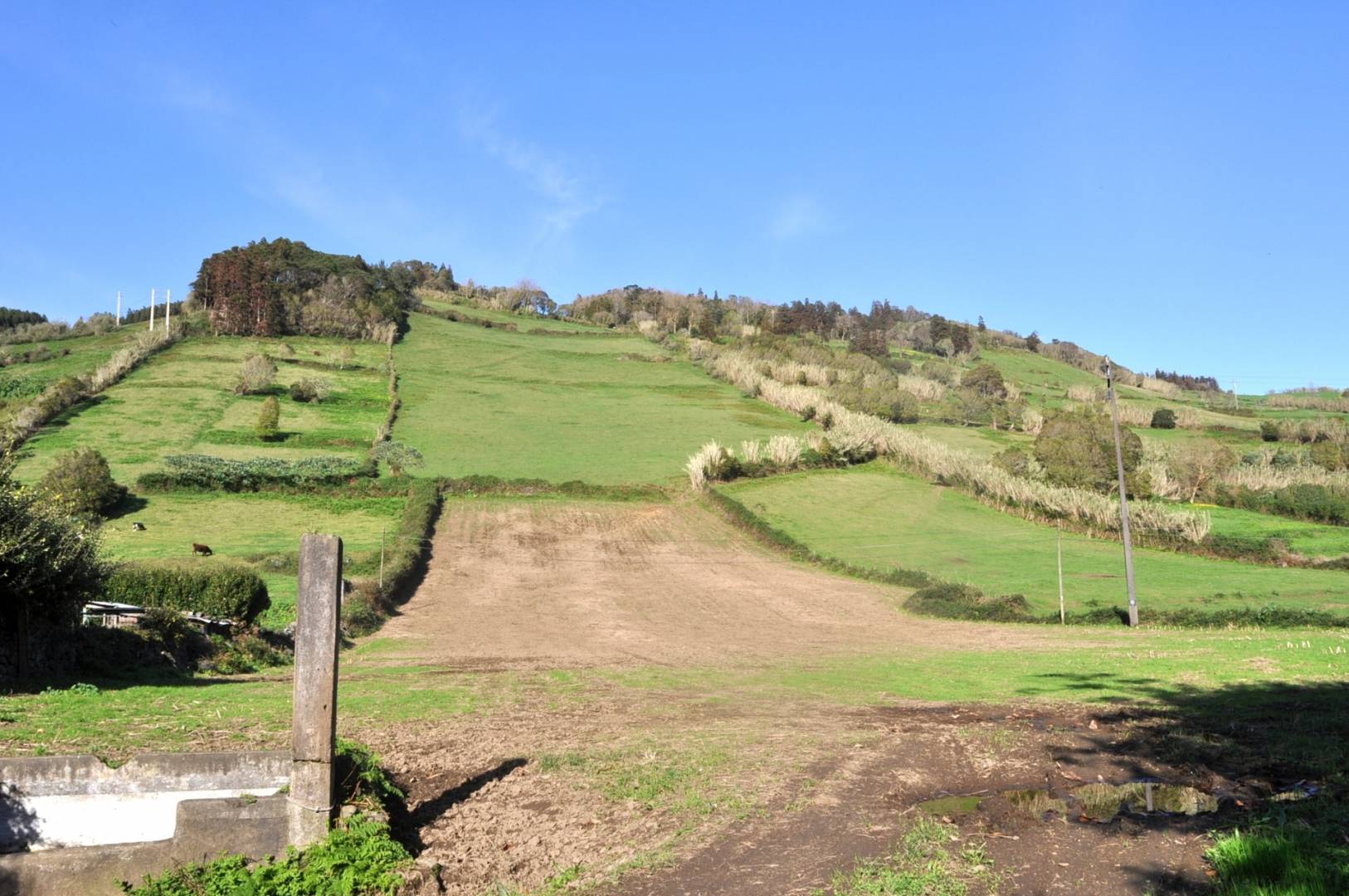 huge property view Faial