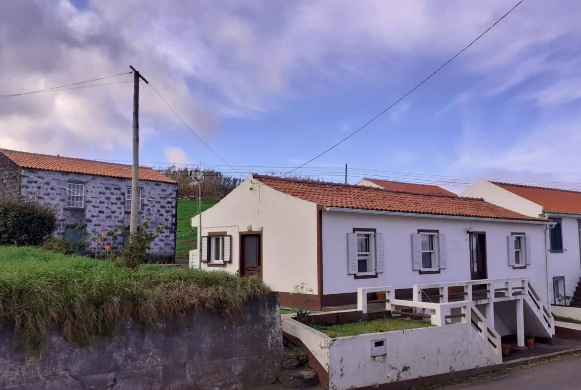 property garden views faial