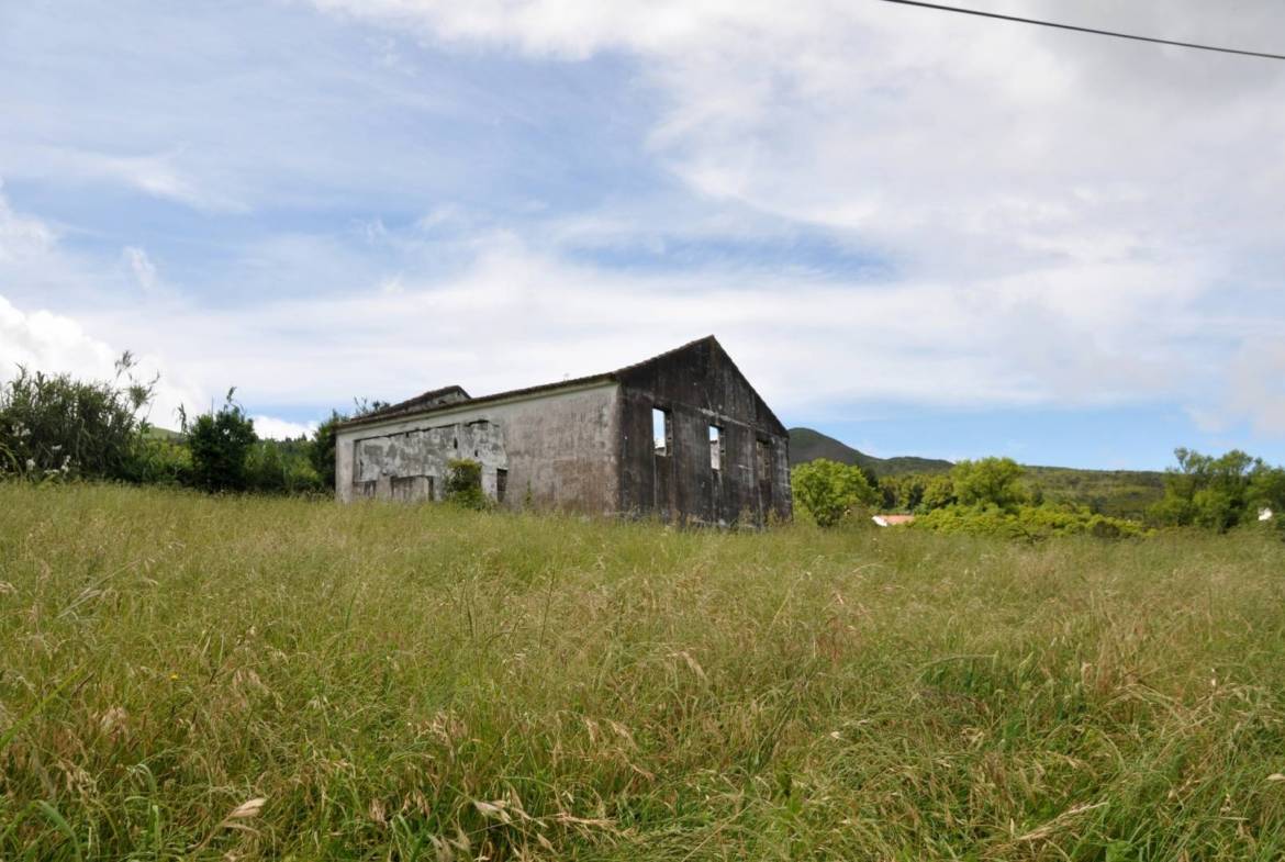 plot ruin view faial