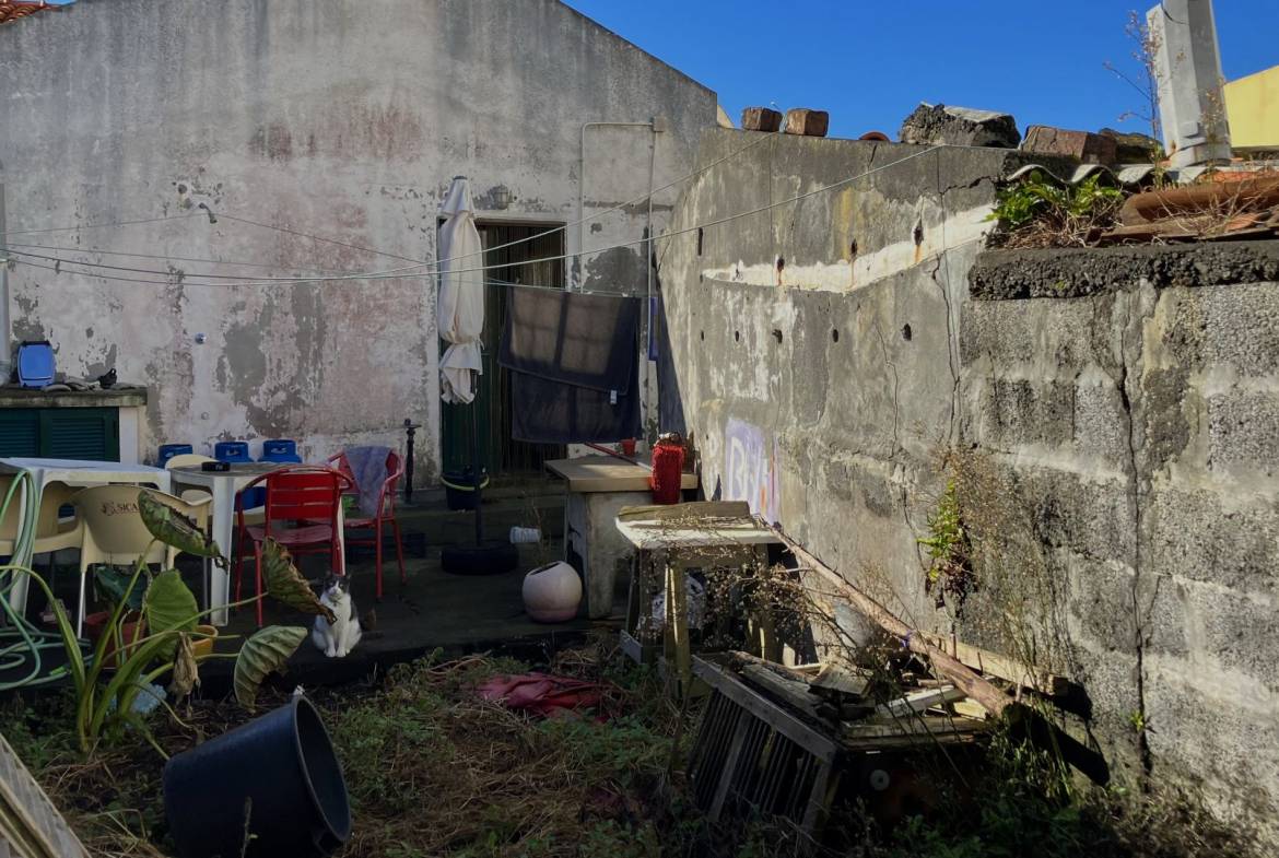 seaside family house azores